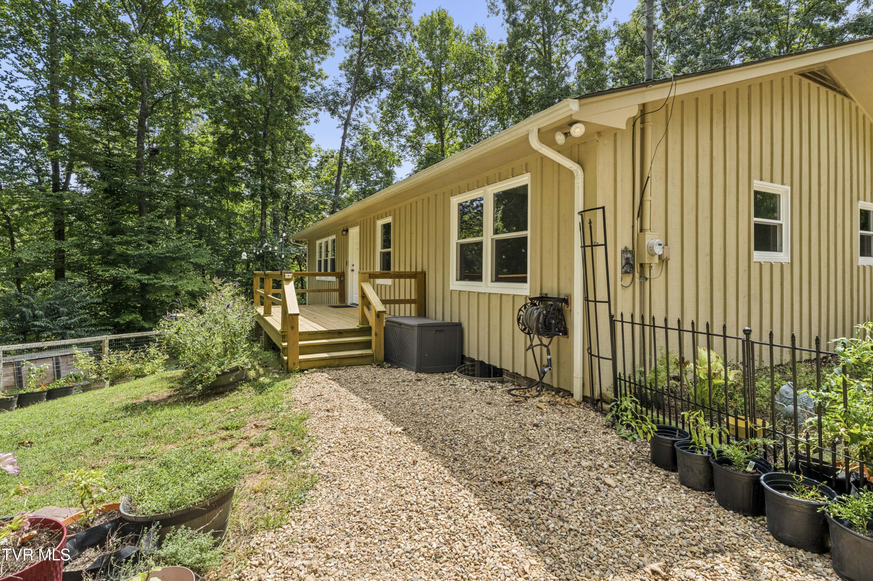 512 Dalewood Road Johnson City, TN 37601 - Photo 3 of 71 Dalewood-40