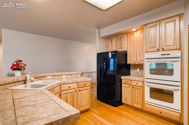 1425 Bowstring Road Monument, CO 80132 - Photo 12 of 28