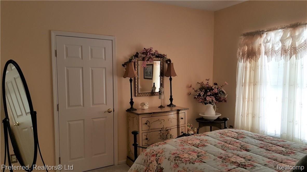 48289 Rockefeller Drive Canton, MI 48188 - Photo 25 of 29 2ND BEDROOM WITH BATH ENTRANCE