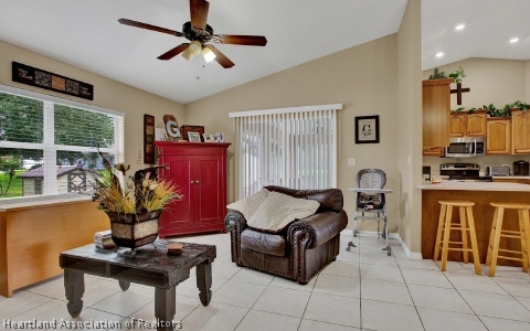 404 Hillcrest Road Sebring, FL 33870 - Photo 8 of 19 Gallery Image 8