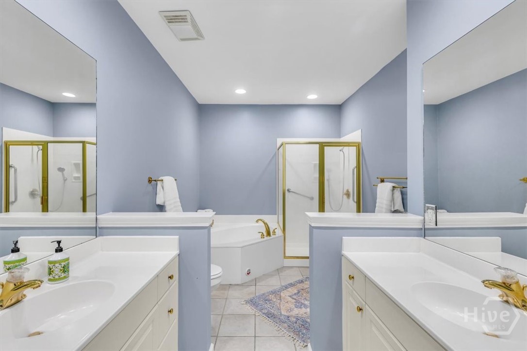 6 Roundtree Circle Savannah, GA 31405 - Photo 23 of 47 Primary En-Suite