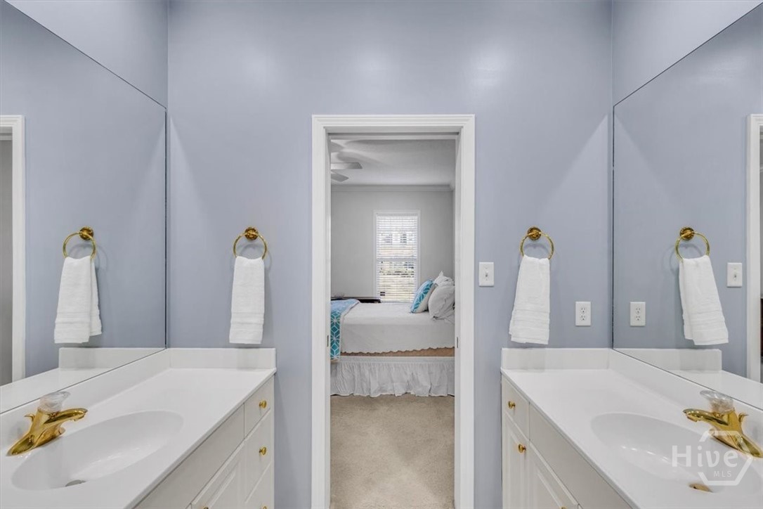 6 Roundtree Circle Savannah, GA 31405 - Photo 24 of 47 Primary En-Suite