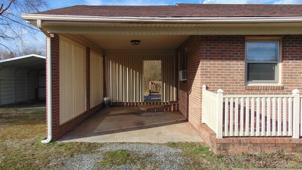 7105 Hunting Creek Road Clover, VA 24534 - Photo 2 of 15 Gallery Image 2