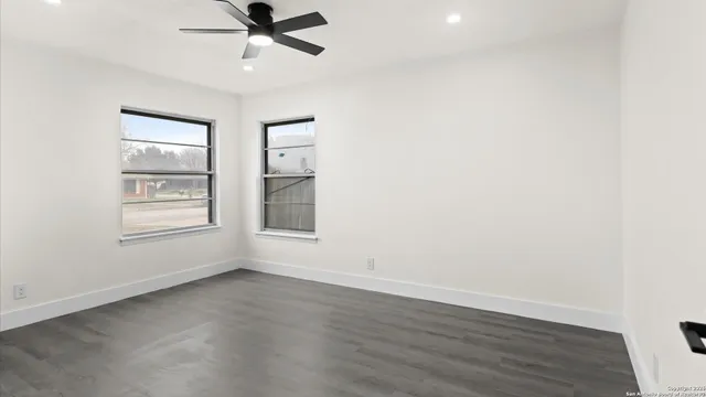 $259,900 | 221 Winn Avenue, Universal City, TX 78148