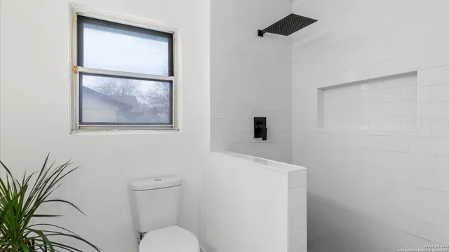 $259,900 | 221 Winn Avenue, Universal City, TX 78148