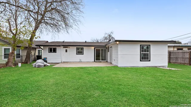 $259,900 | 221 Winn Avenue, Universal City, TX 78148