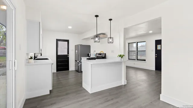 $259,900 | 221 Winn Avenue, Universal City, TX 78148