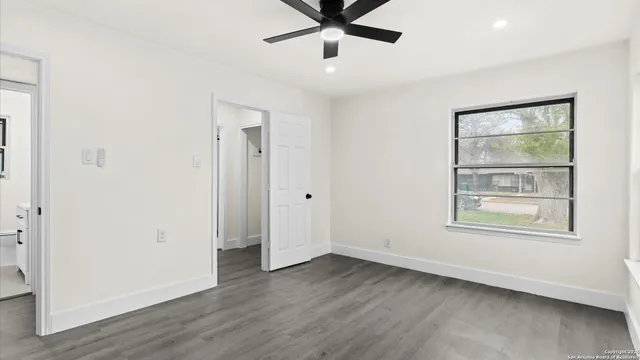 $259,900 | 221 Winn Avenue, Universal City, TX 78148