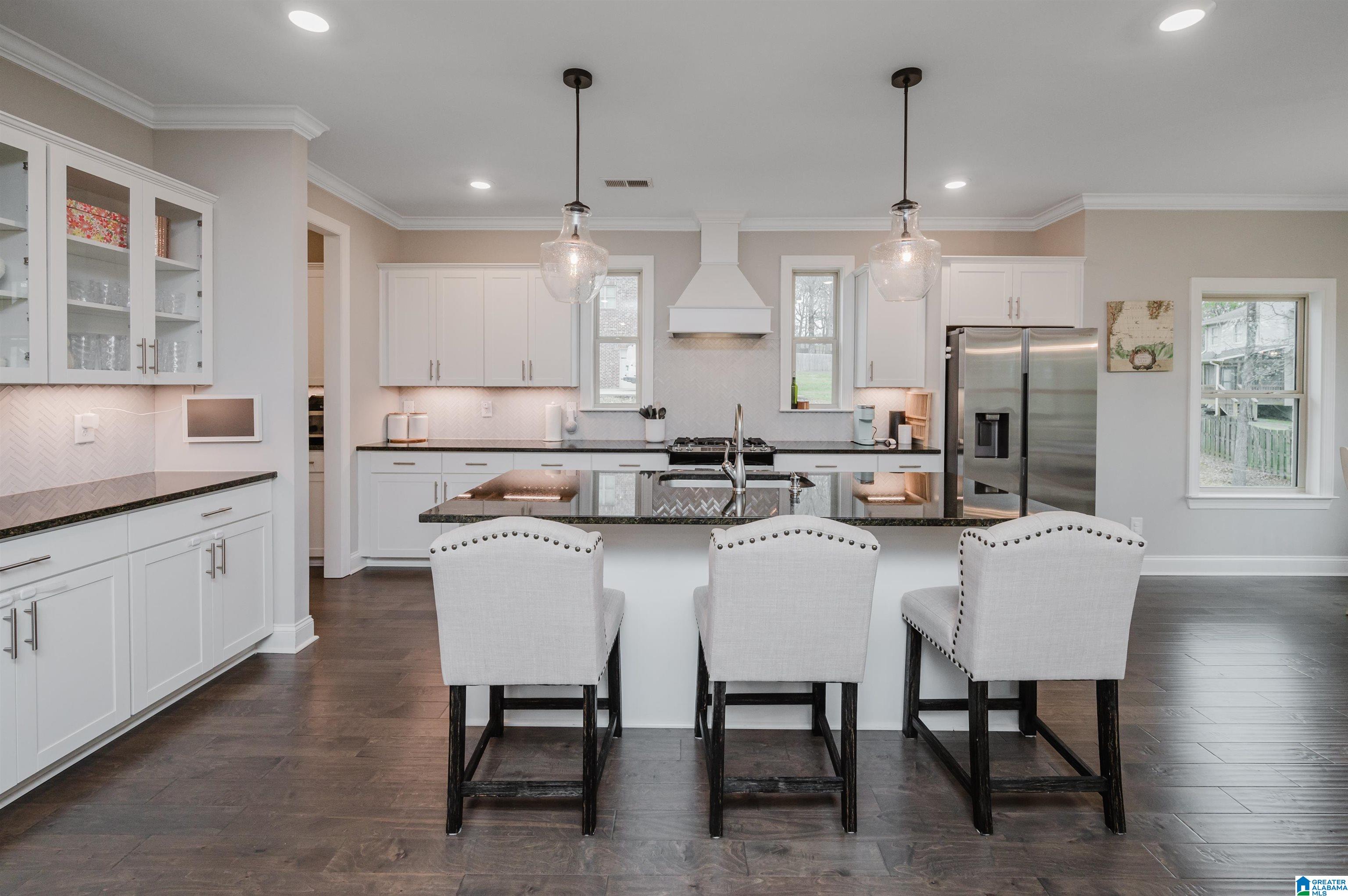 4069 South Shades Crest Road Birmingham, AL 35244 - Photo 2 of 54