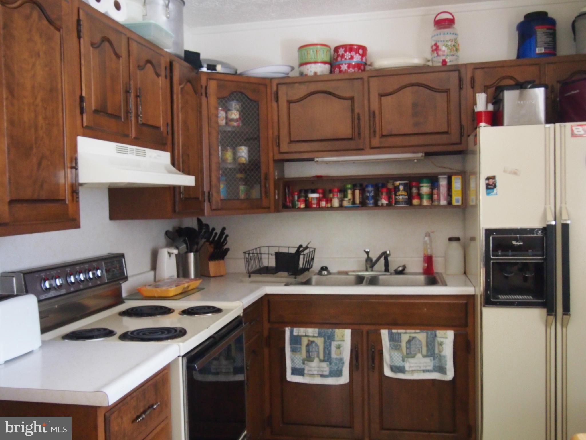 1624 Marlboro Road Edgewater, MD 21037 - Photo 14 of 26 Kitchen