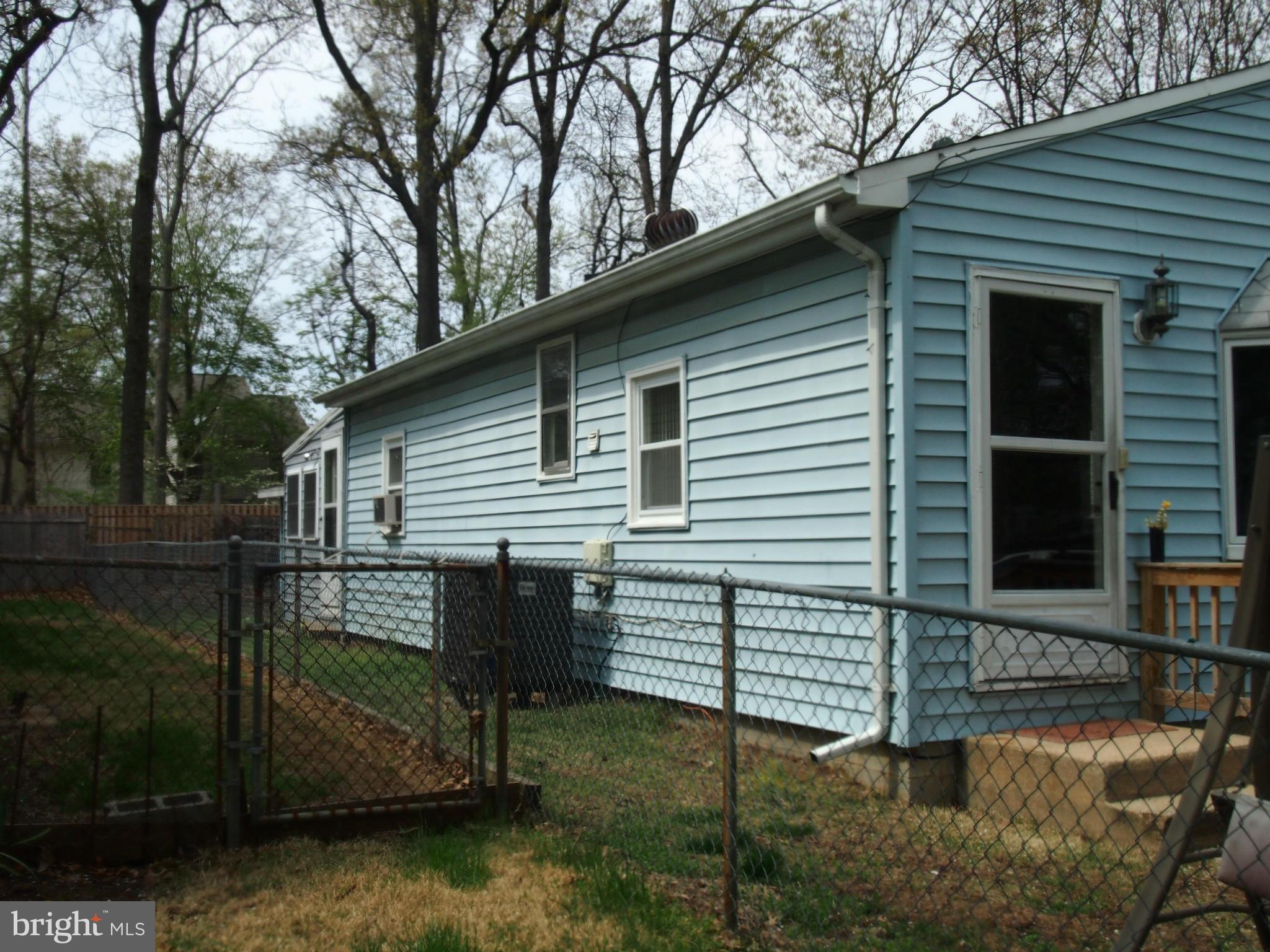 1624 Marlboro Road Edgewater, MD 21037 - Photo 5 of 26 Exterior (Front)