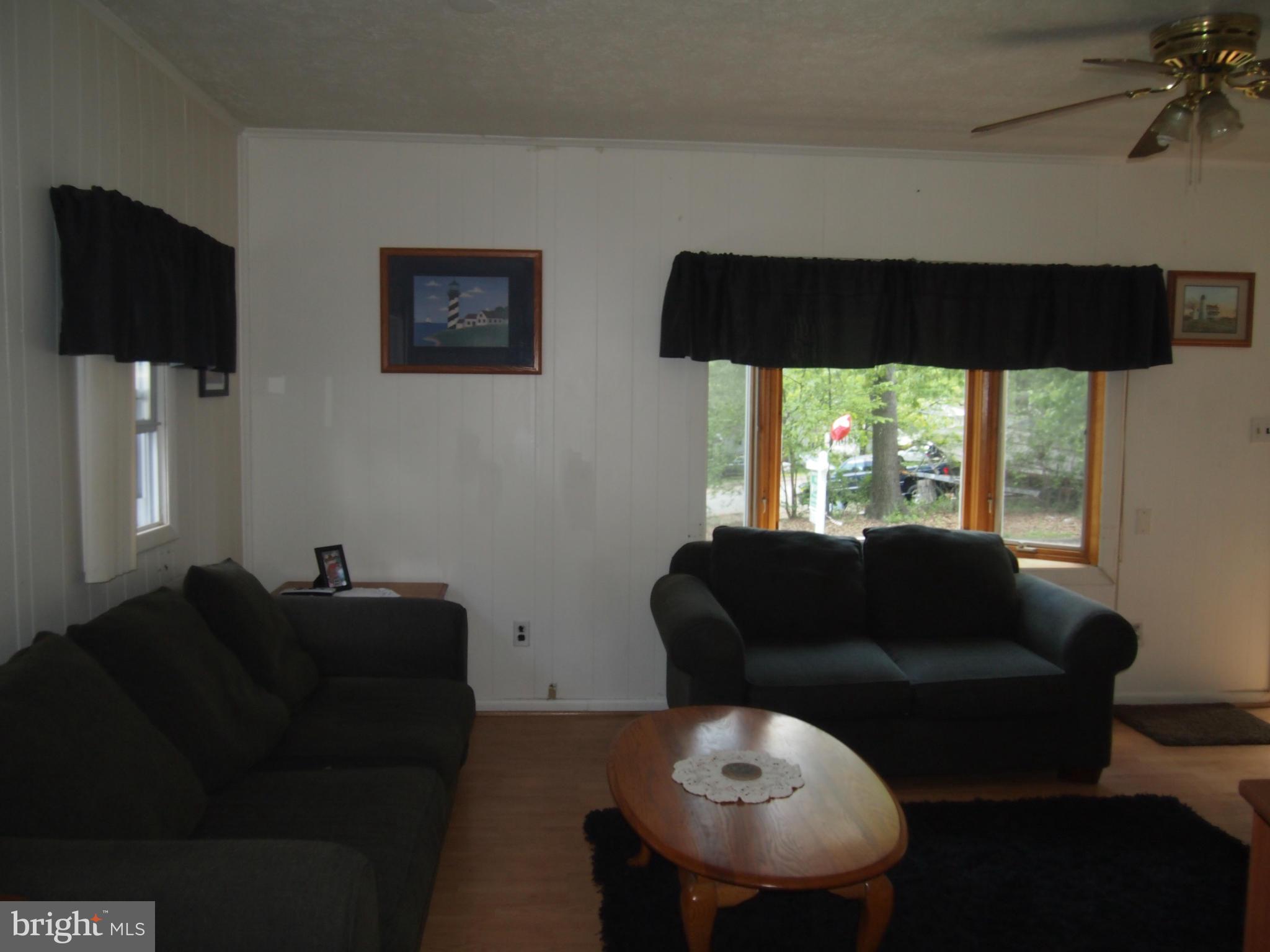 1624 Marlboro Road Edgewater, MD 21037 - Photo 9 of 26 Family Room
