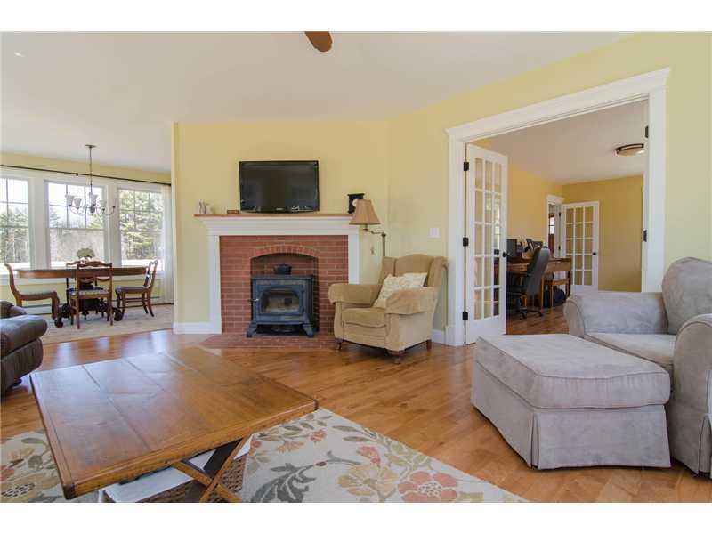 99 Webster Road Freeport, ME 04032 - Photo 13 of 34 Living Room.