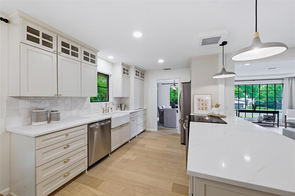 7054 Tamarack Road Fort Worth, TX 76116 - Photo 3 of 40