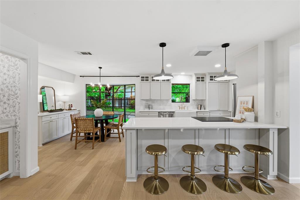 7054 Tamarack Road Fort Worth, TX 76116 - Photo 6 of 40