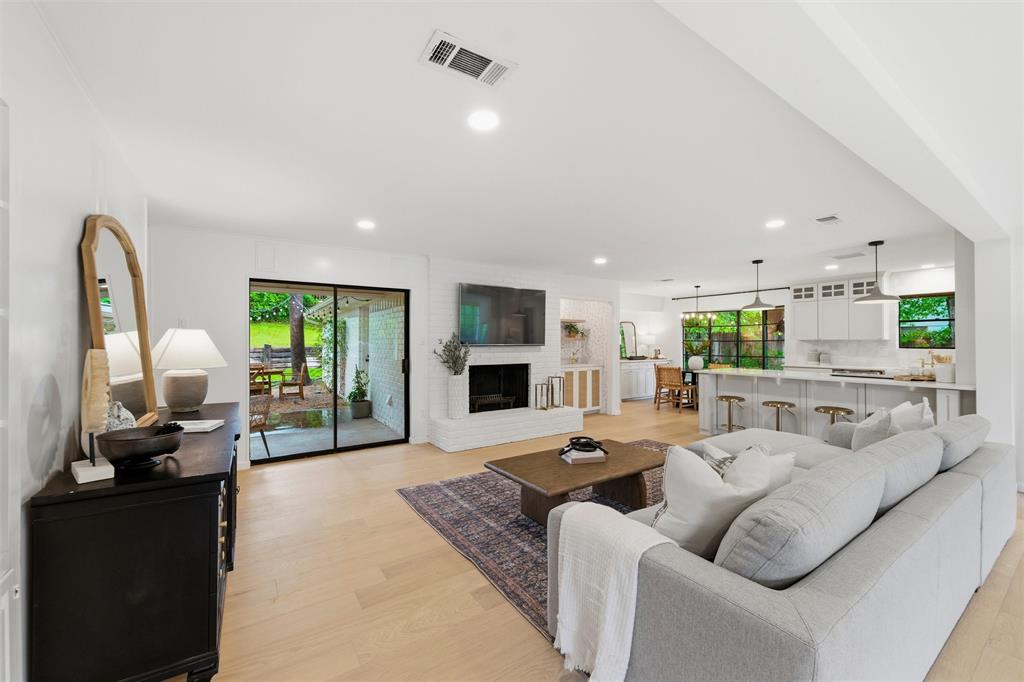 7054 Tamarack Road Fort Worth, TX 76116 - Photo 10 of 40