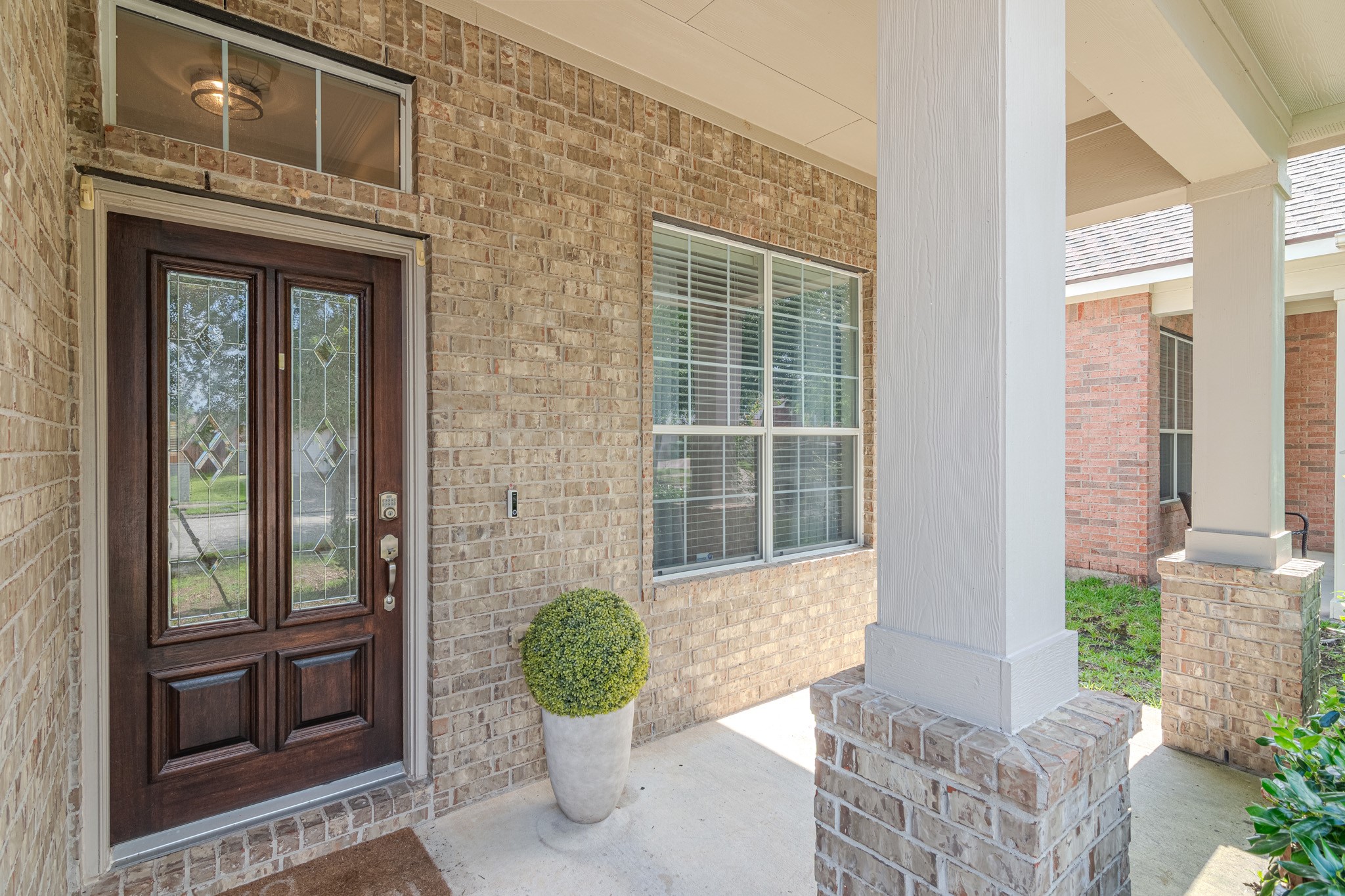 2954 Smokey Forest Lane Spring, TX 77386 - Photo 5 of 40 a front view of a house with a yard