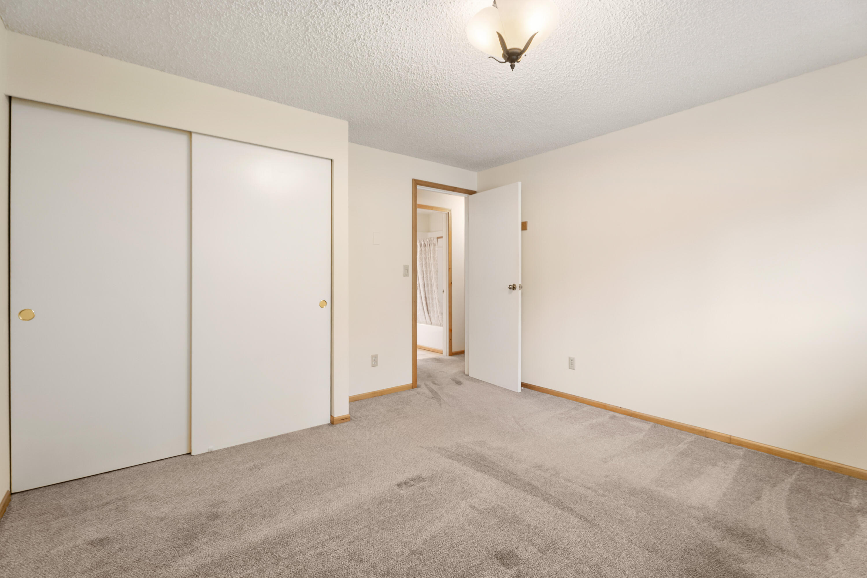1627 Northeast Bear Creek Road Bend, OR 97702 - Photo 21 of 46 2nd bedroom