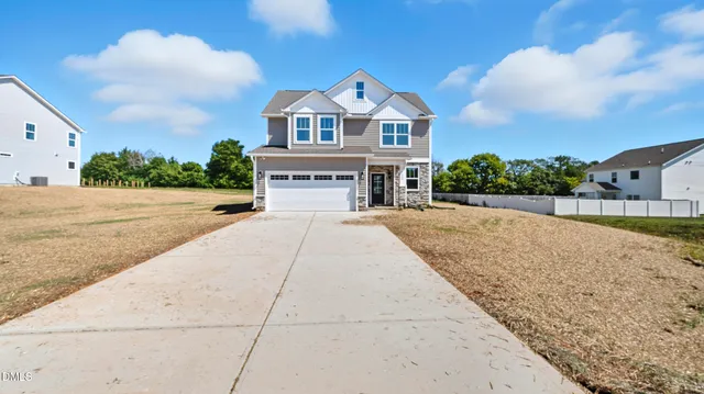 a view of house with entertaining space