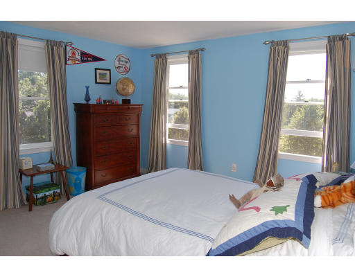 28 Pilgrim Road Mansfield, MA 02048 - Photo 12 of 19 Gallery Image 12