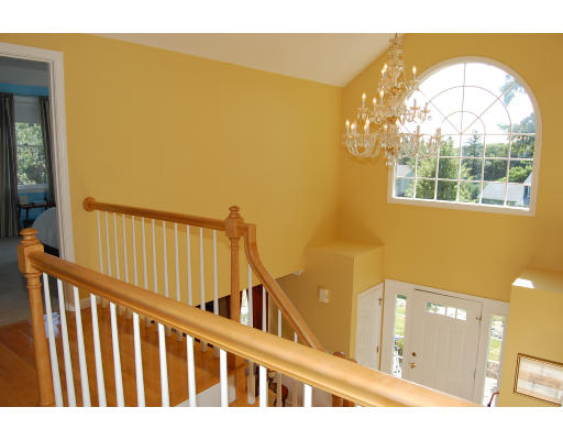 28 Pilgrim Road Mansfield, MA 02048 - Photo 4 of 19 Gallery Image 4