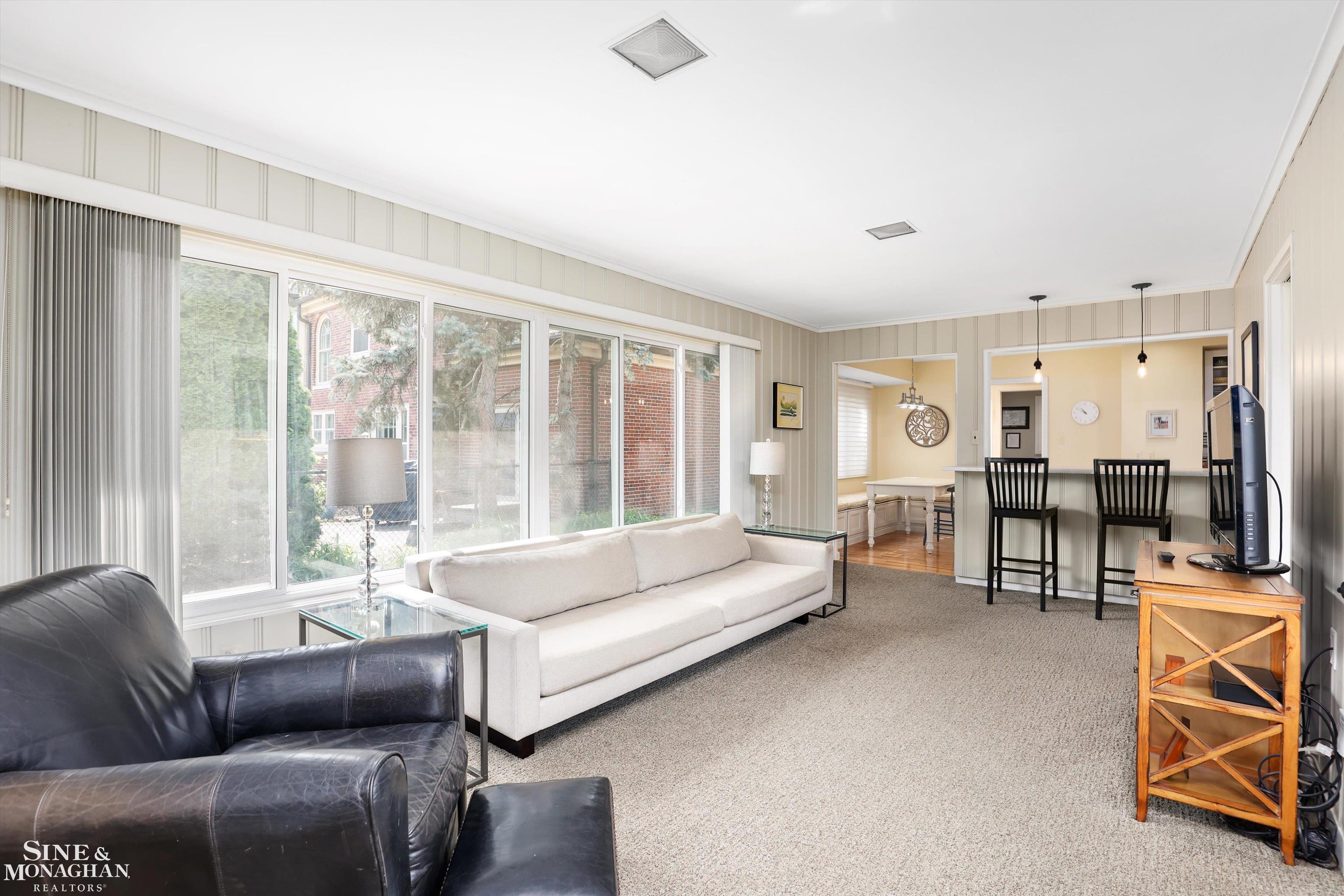 50 Hampton Road Grosse Pointe, MI 48236 - Photo 20 of 37 50142200-190d2a03-8dc8-4d9a-a480-df24ef46483f.JPG