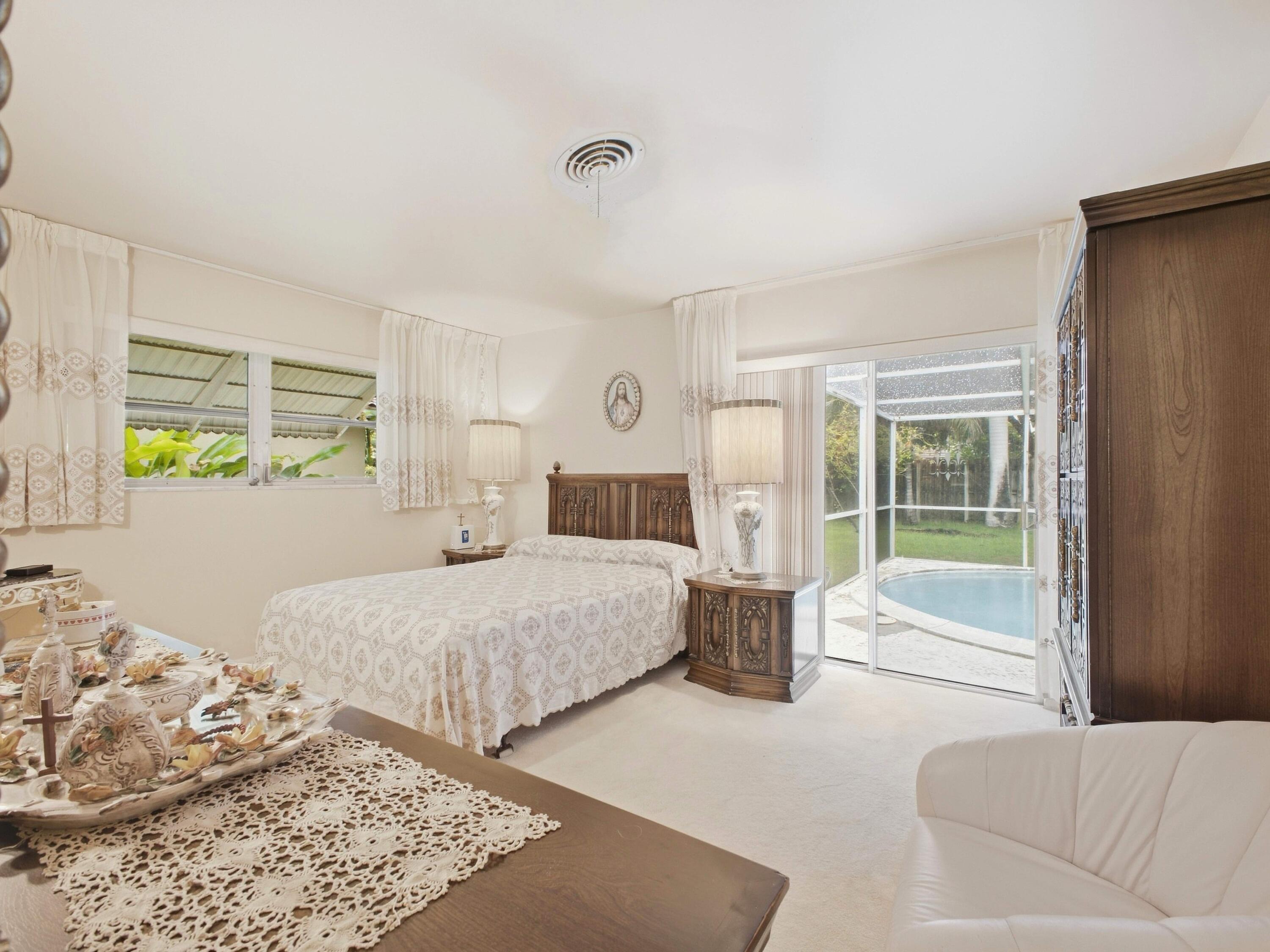 151 Southwest 8th Avenue Boca Raton, FL 33486 - Photo 22 of 39 Primary Bedroom