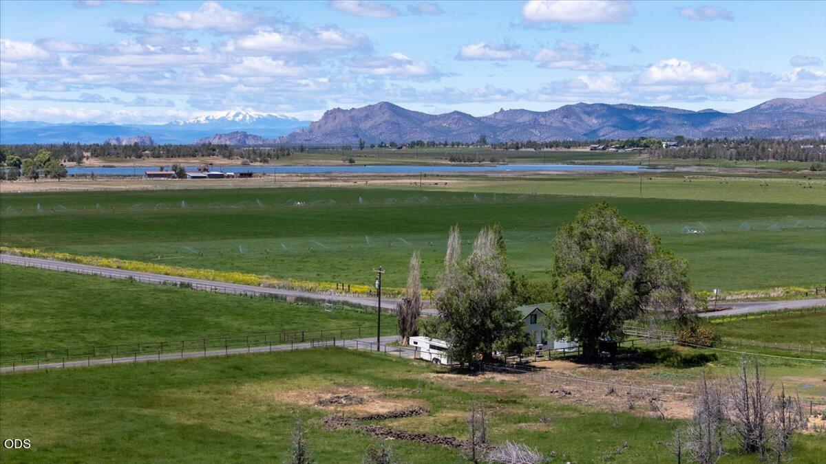 10410 Southwest Houston Lake Road Powell Butte, OR 97753 - Photo 5 of 92