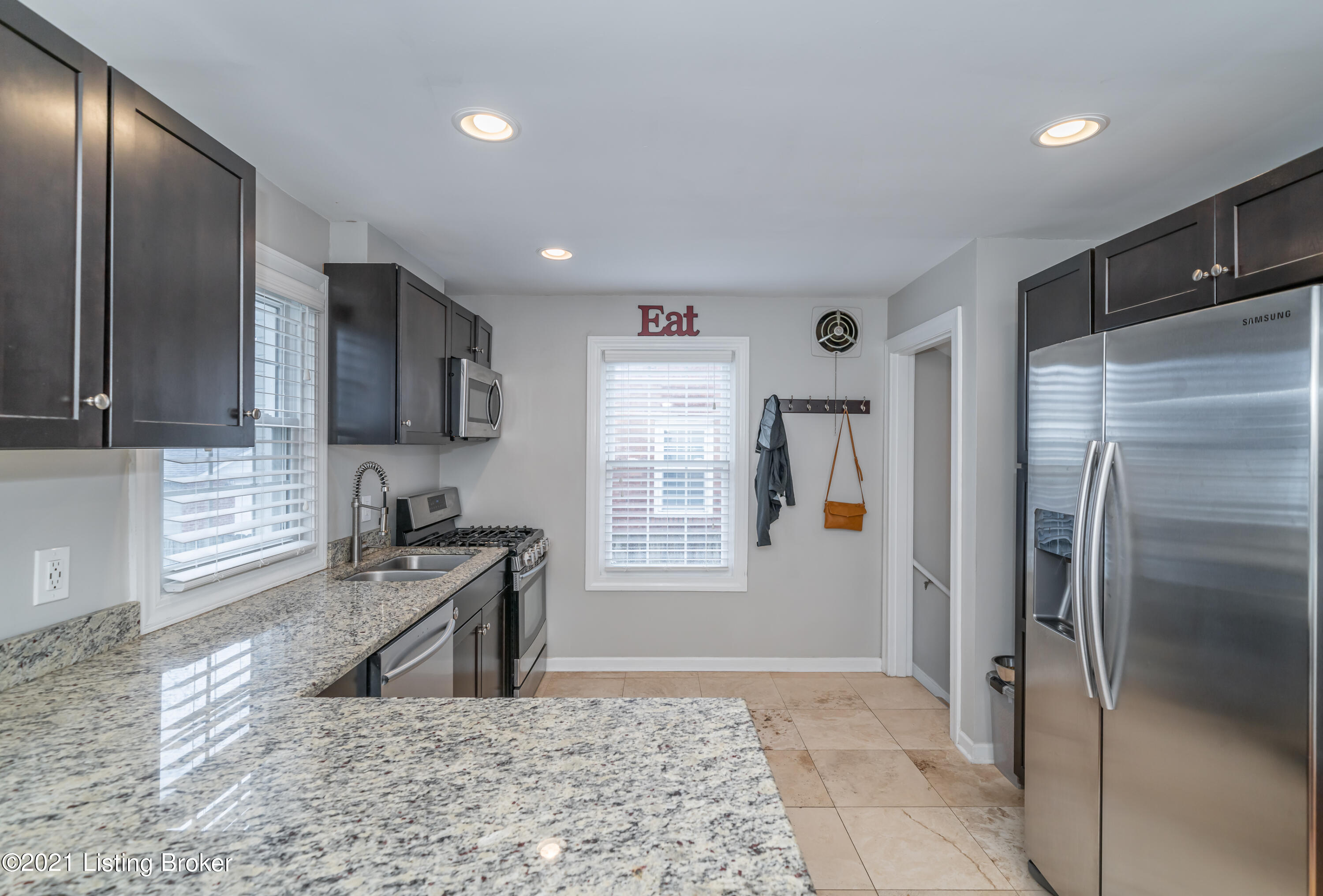 307 Merriman Road Louisville, KY 40207 - Photo 8 of 43 Granite counters