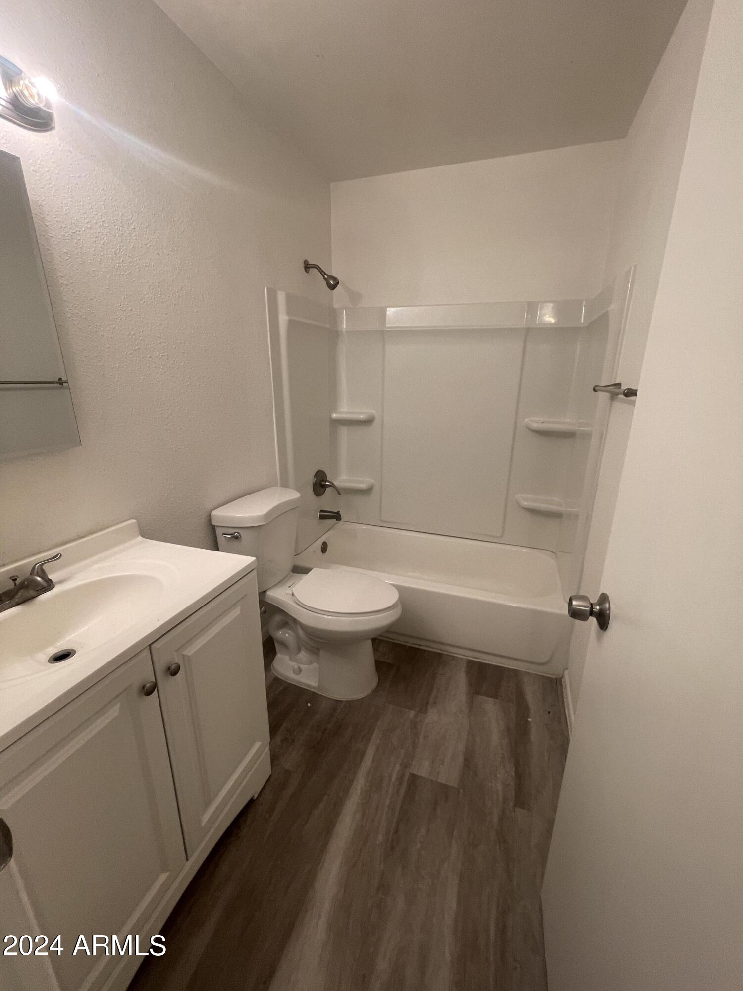 2034 West Cactus Road Phoenix, AZ 85029 - Photo 10 of 11 IMG_5568