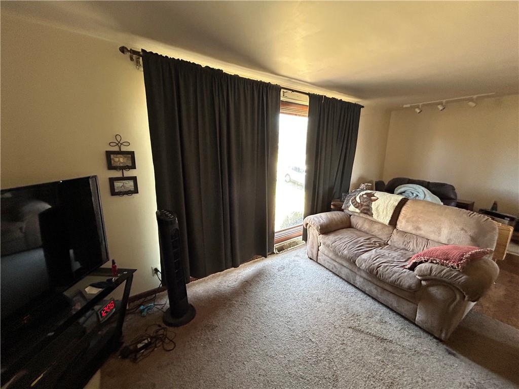 622 Ross Drive Apollo, PA 15613 - Photo 4 of 43