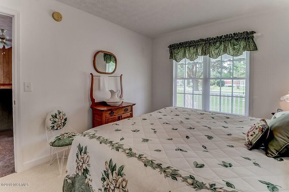 6668 Funston Road Southeast Winnabow, NC 28479 - Photo 11 of 22 Bedroom 2