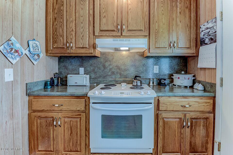 6668 Funston Road Southeast Winnabow, NC 28479 - Photo 18 of 22 kitchen