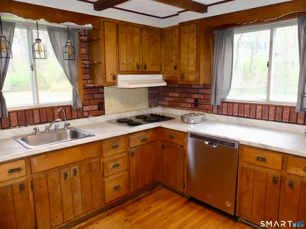 $2,400 | 21 Winthrop Road, Chester, CT 06412