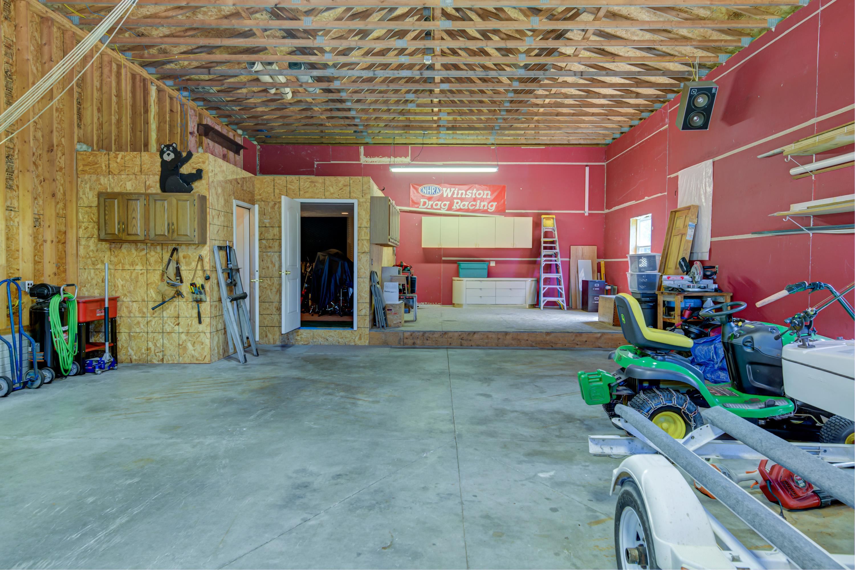 1025 Bass Lake Road Traverse City, MI 49685 - Photo 19 of 69 1925710-8bd48ed2-733f-4ee8-b56d-c0171397b913.JPG
