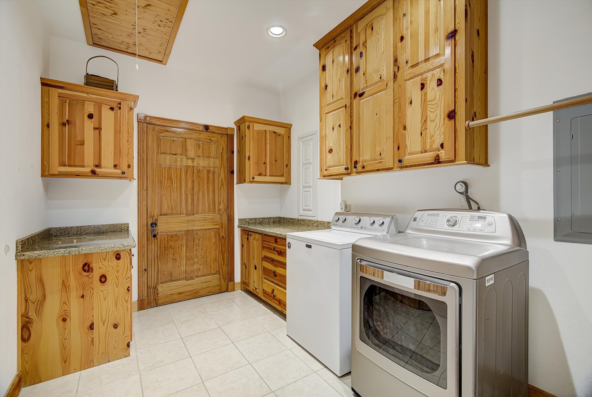 20205 Highway 146 Liberty, TX 77575 - Photo 24 of 50 a utility room with dryer and washer