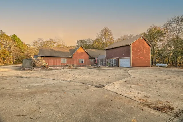 $1,200,000 | 20205 Highway 146, Liberty, TX 77575