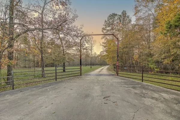 $1,200,000 | 20205 Highway 146, Liberty, TX 77575