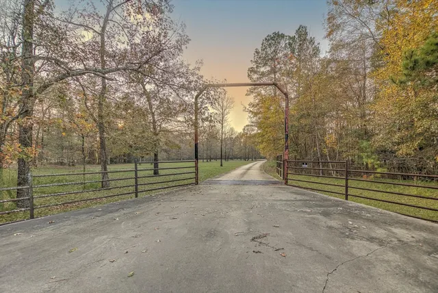 $1,200,000 | 20205 Highway 146, Liberty, TX 77575