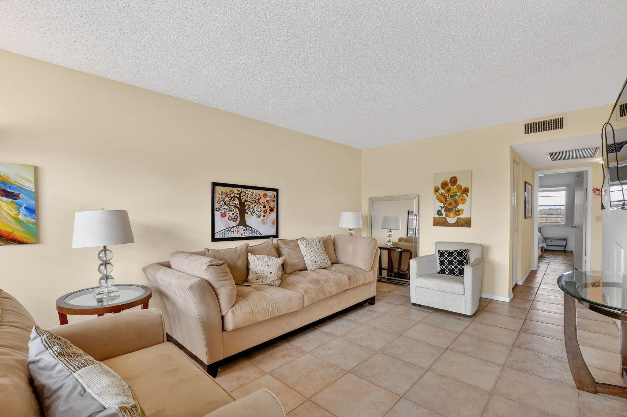 4008 Hythe A Boca Raton, FL 33434 - Photo 11 of 58 Living Area