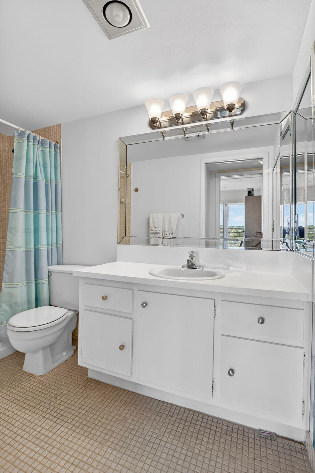 4008 Hythe A Boca Raton, FL 33434 - Photo 21 of 58 Main Bathroom