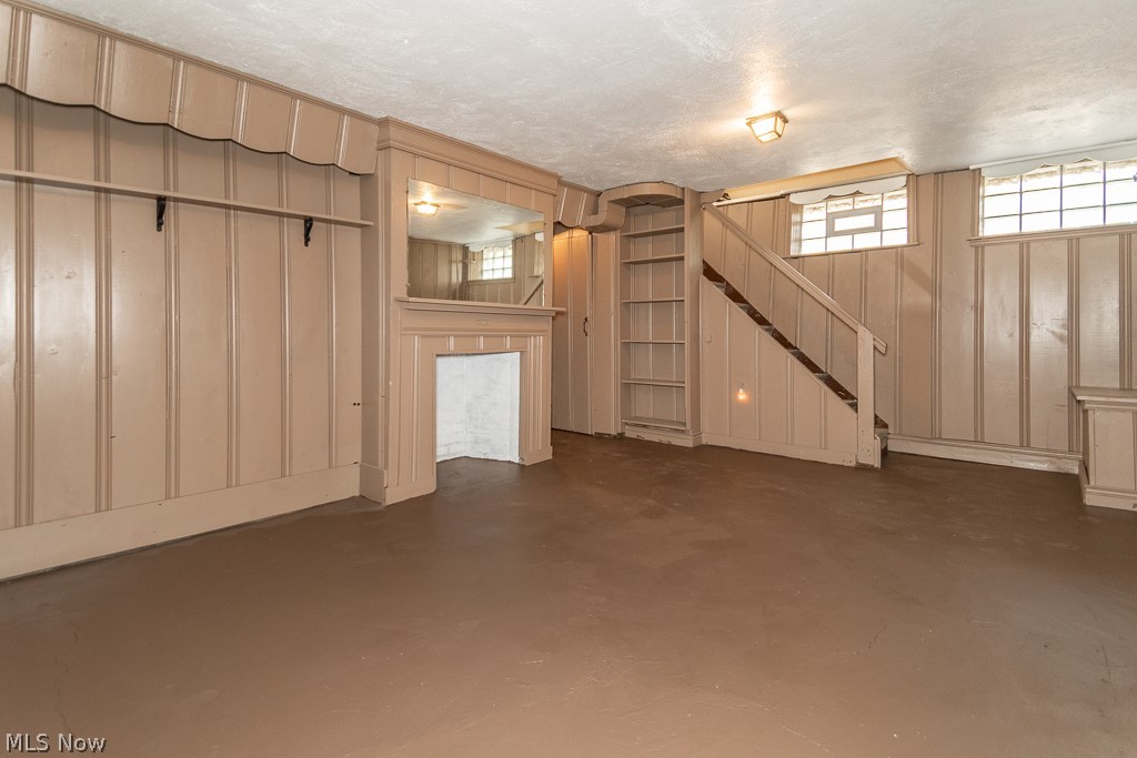 1376 Clearview Road Cleveland, OH 44124 - Photo 26 of 35