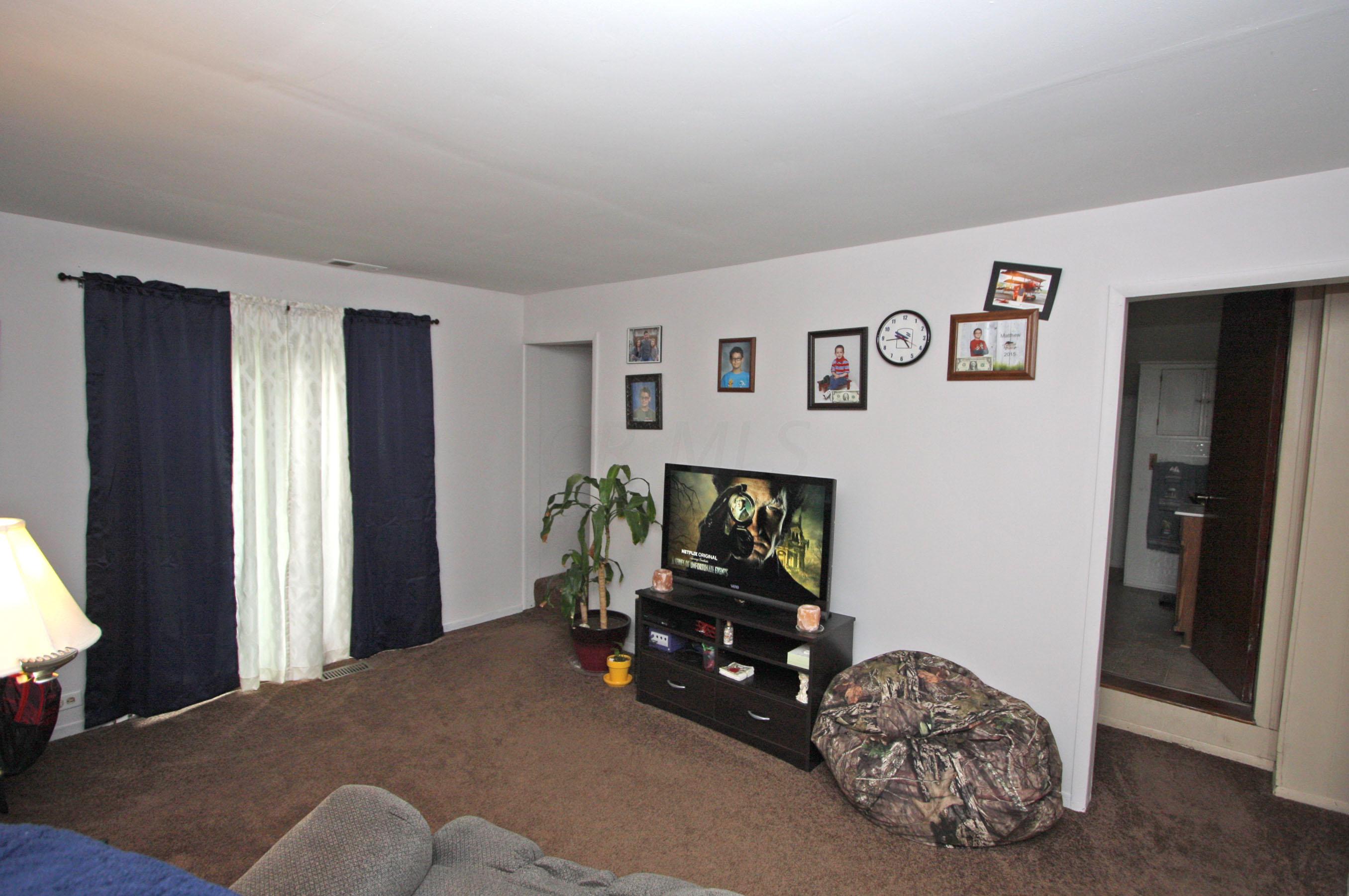 453 Wooster Road Mount Vernon, OH 43050 - Photo 9 of 25 Gallery Image 9