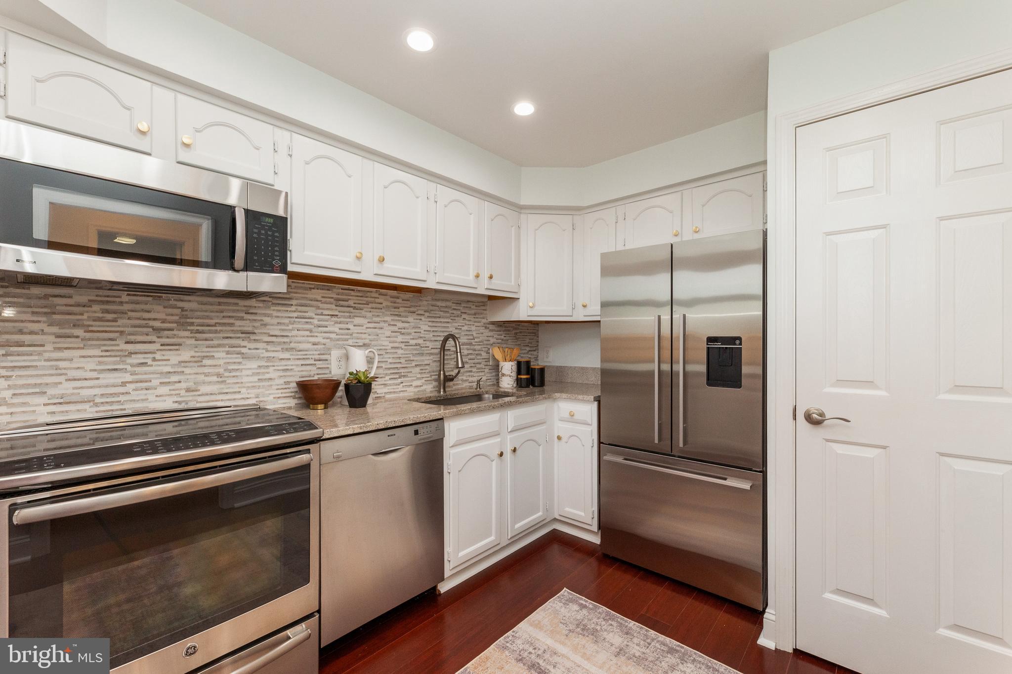 1301 North Courthouse Road, Unit 1802 Arlington, VA 22201 - Photo 11 of 42 Loads of cabinets