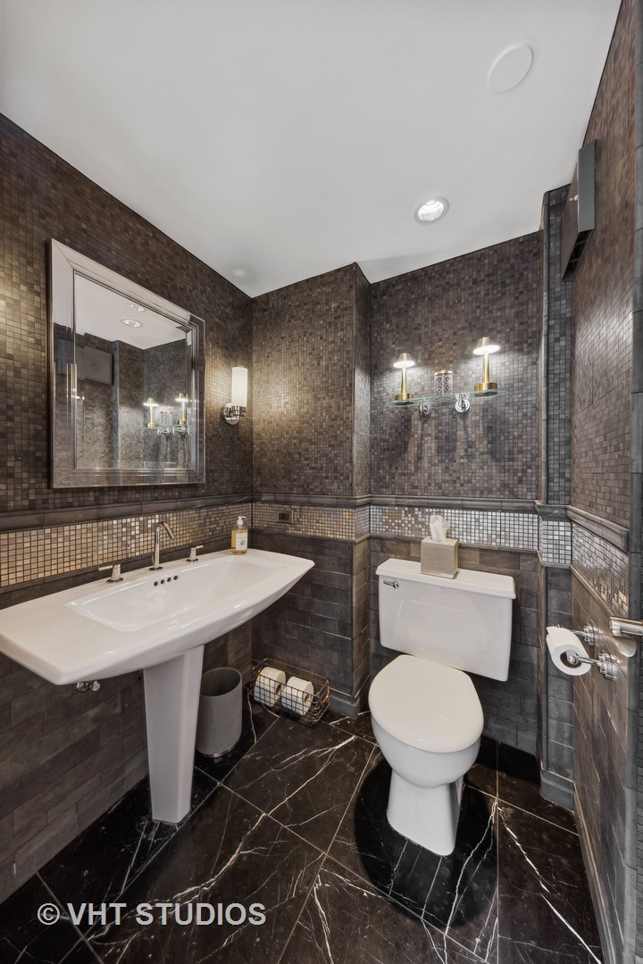 400 South Green Street, Unit 556 Chicago, IL 60607 - Photo 10 of 27