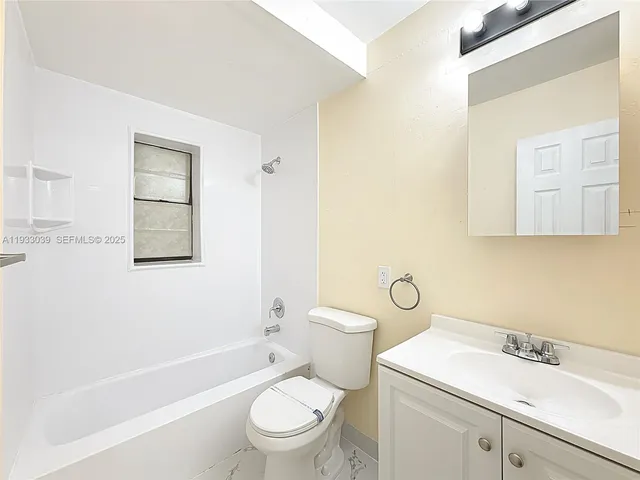 $1,650 | 2335 Northeast 172nd Street, Unit 4, North Miami Beach, FL 33160