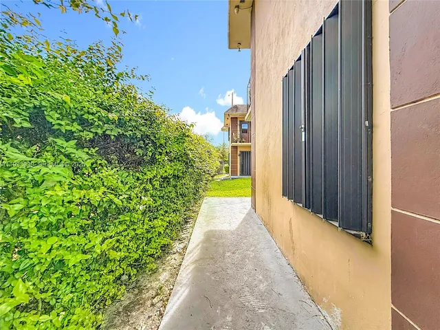 $1,650 | 2335 Northeast 172nd Street, Unit 4, North Miami Beach, FL 33160