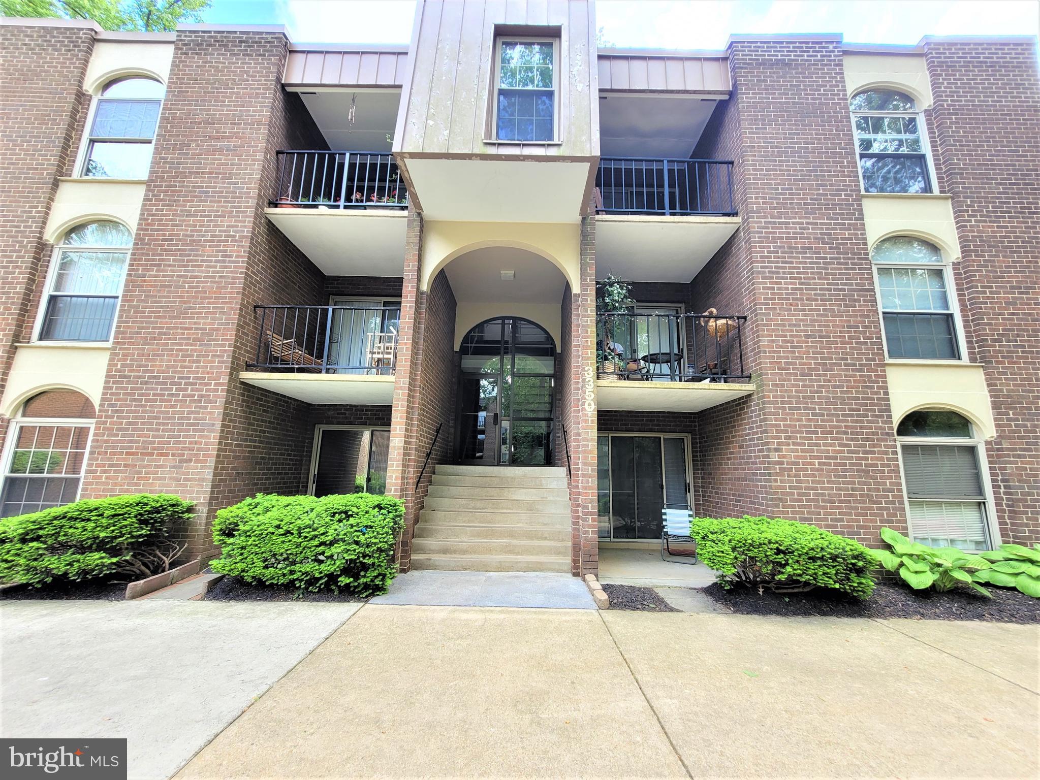 3350 Woodburn Rd #T2, Annandale, VA 22003