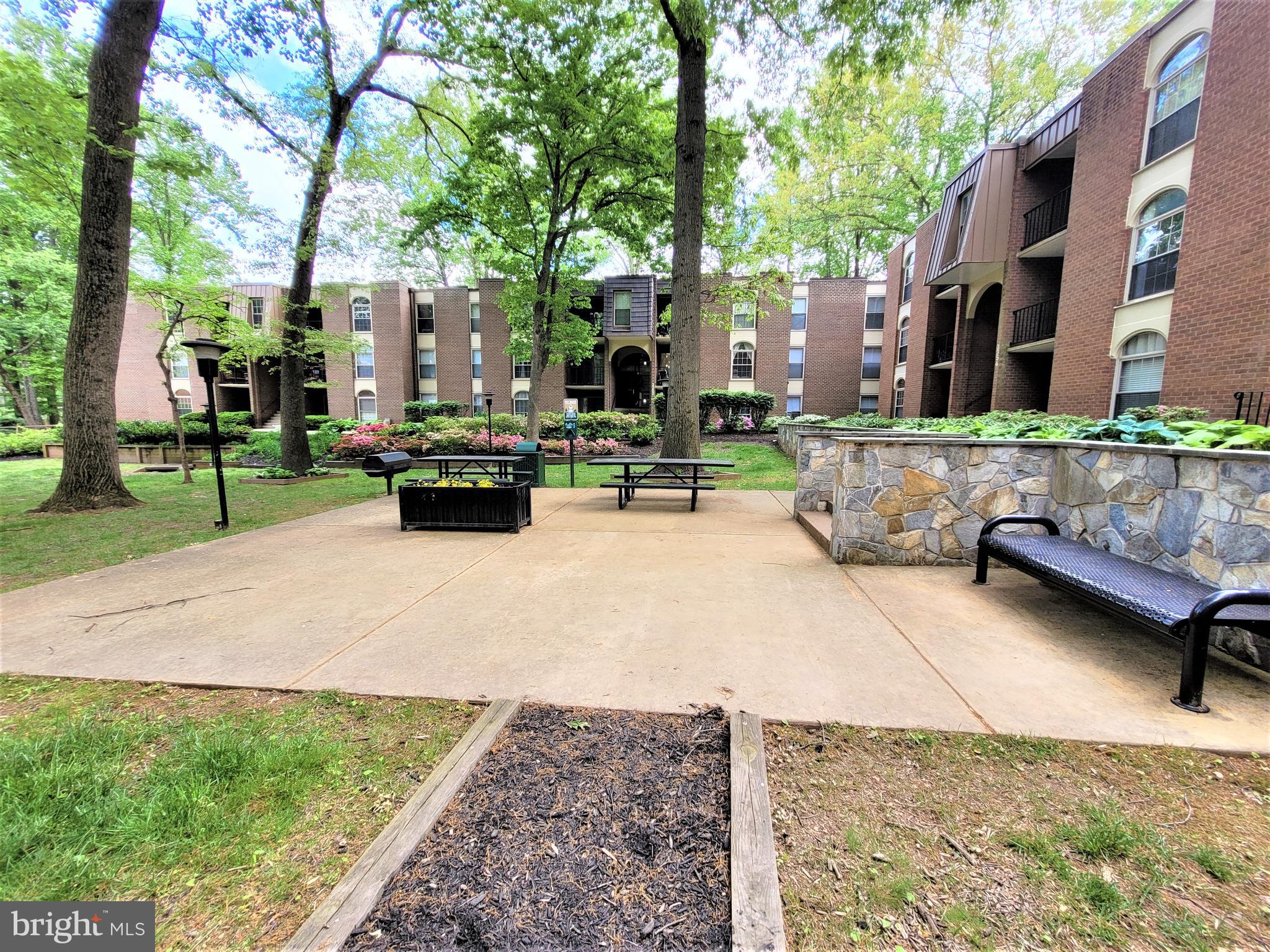 3350 Woodburn Road, Unit T2 Annandale, VA 22003 - Photo 29 of 57 Courtyard in front of building