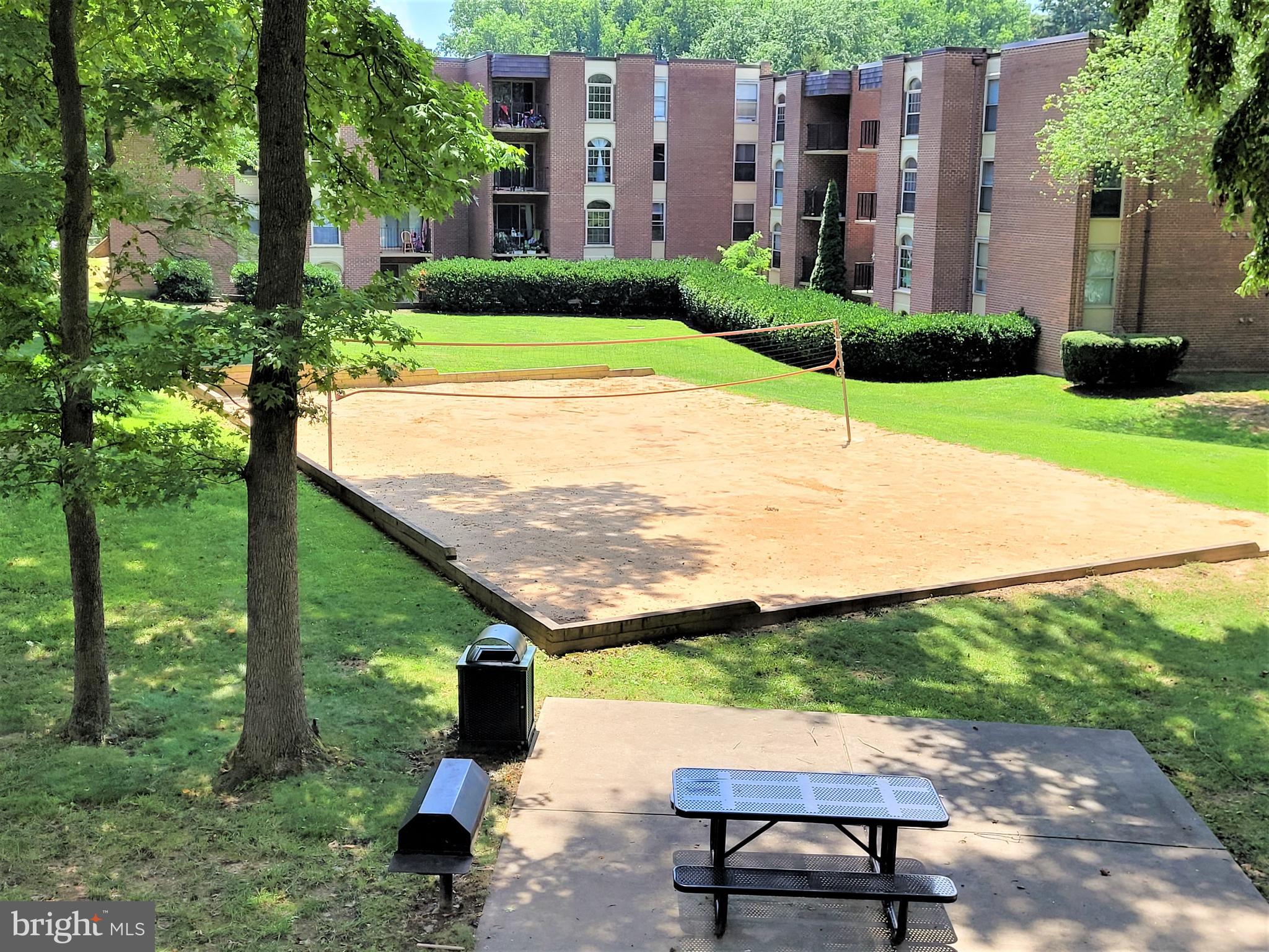 3350 Woodburn Road, Unit T2 Annandale, VA 22003 - Photo 38 of 57 Volleyball Court